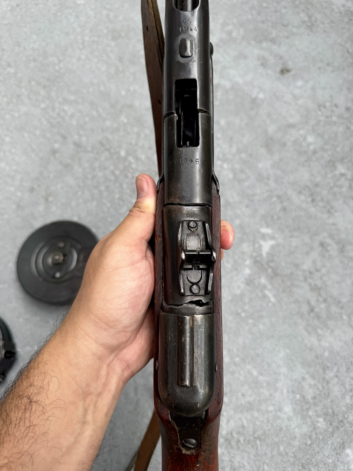 Close view of the 1944 PPSh-41 receiver and components