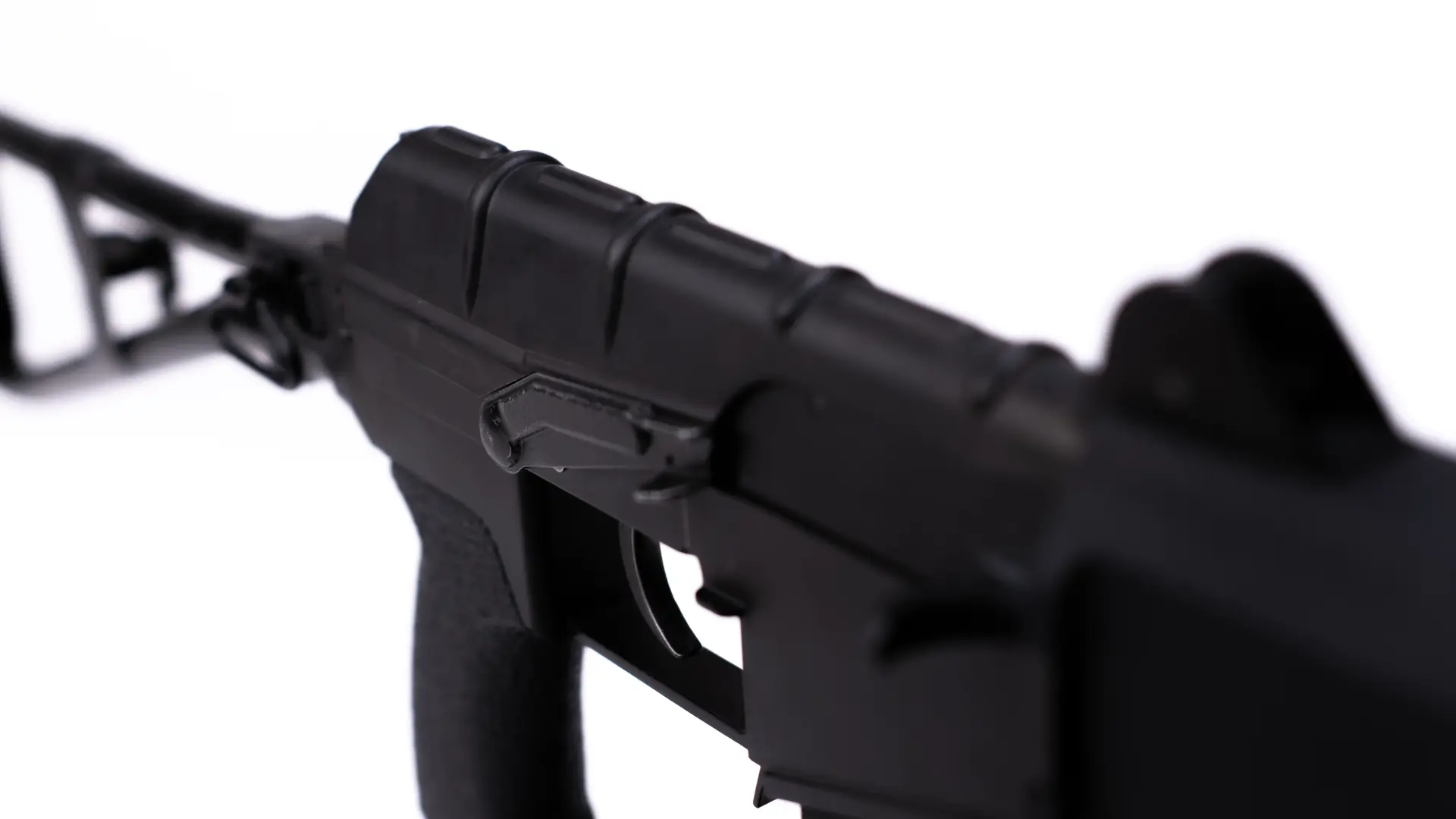Close-up of the SR-3M US folding stock and rear receiver